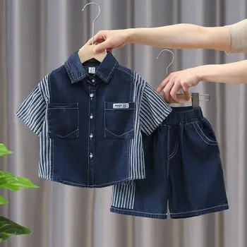 Летний джинсовый комплект для мальчиков с короткими рукавами, новая летняя одежда для малышей в западном стиле, красивая детская рубашка, комплект из двух предметов